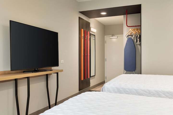 Room 22 of 34