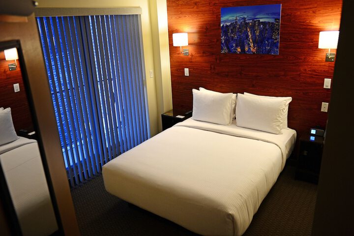 Room 14 of 37