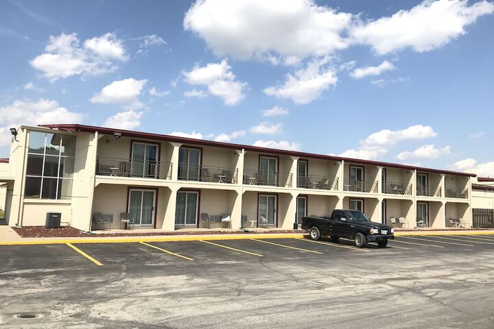 Hotel 2 of 49