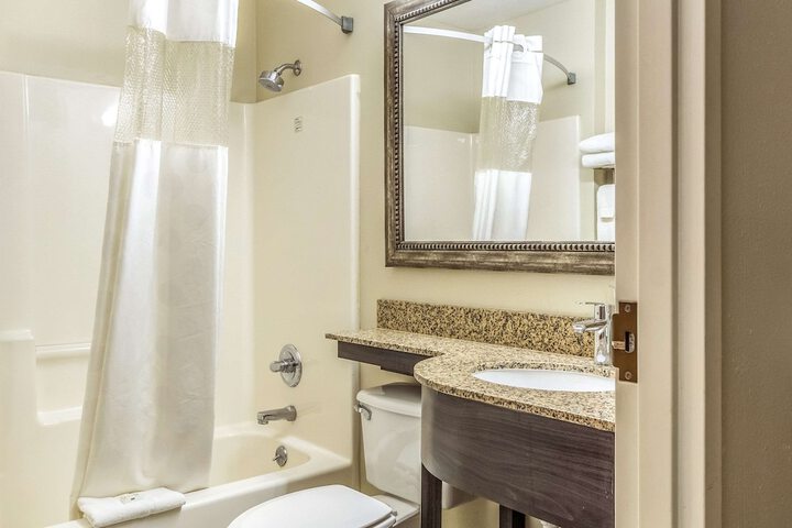 Quality Inn & Suites North Lima - Boardman