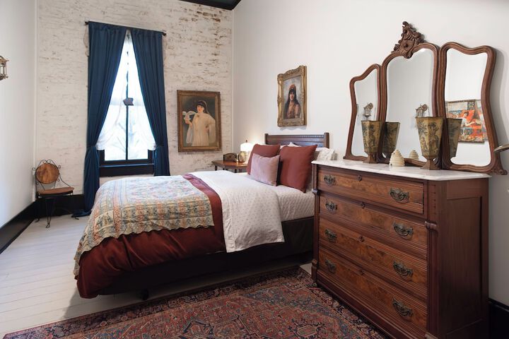 Room 43 of 60