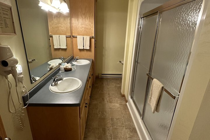 Room 75 of 136
