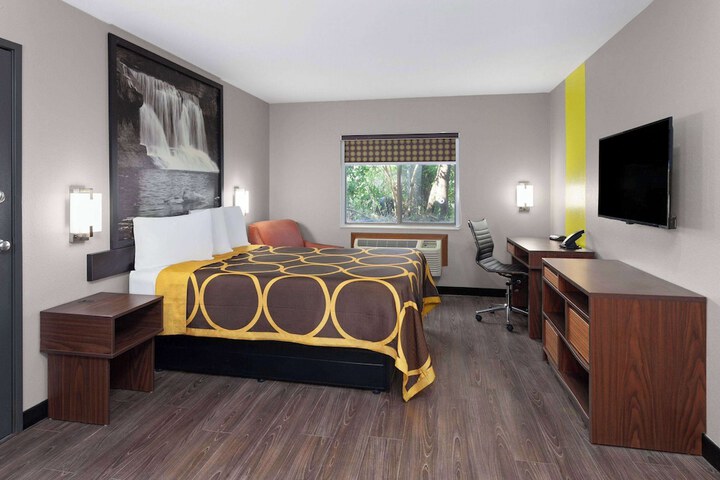 Super 8 by Wyndham Olney