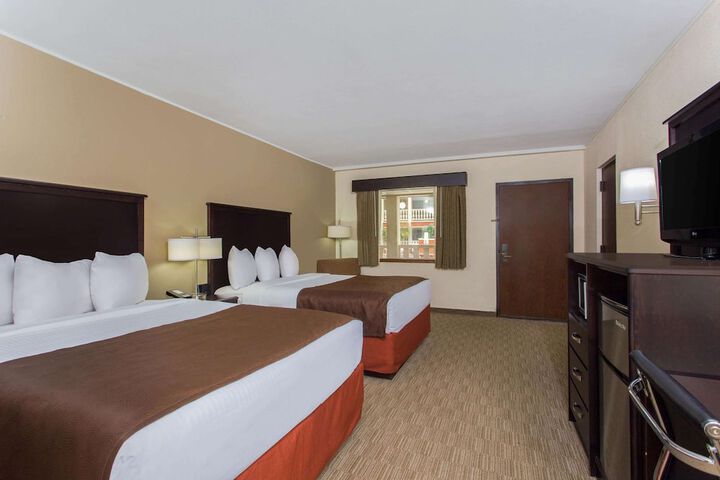 Room 25 of 43