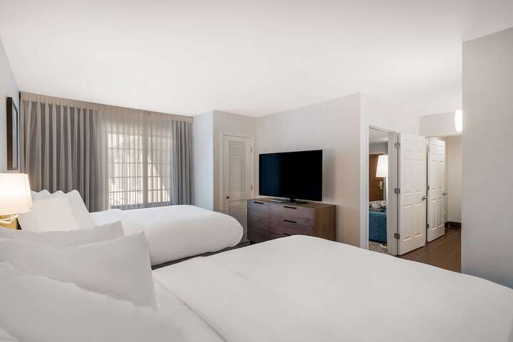 Room 33 of 60
