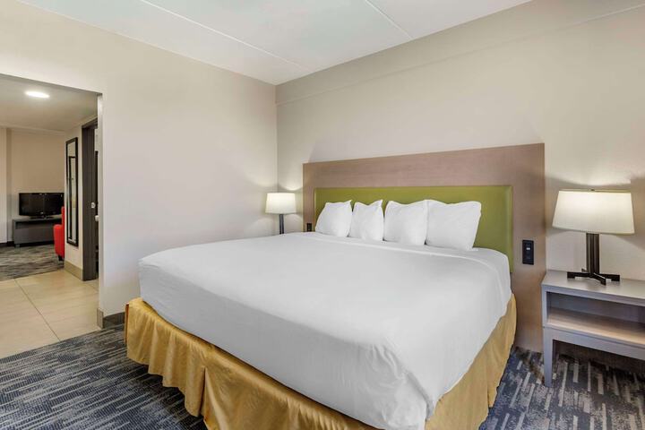 Room 14 of 34