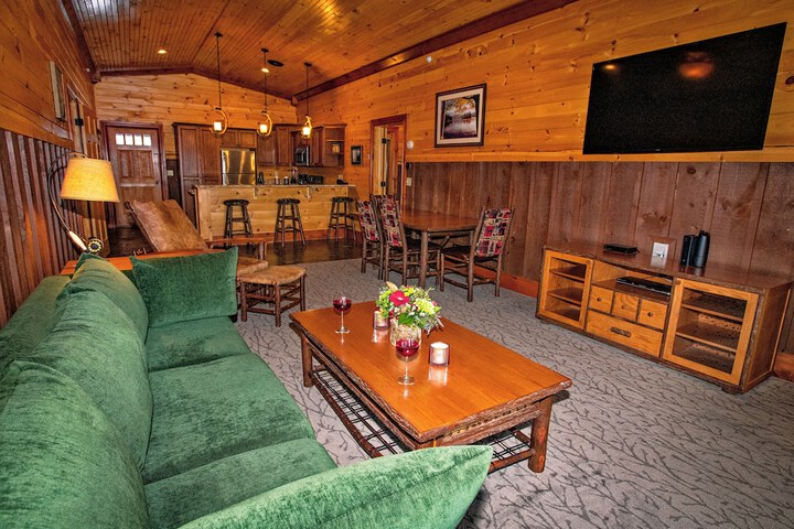 Lodges at Cresthaven