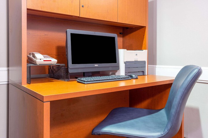 Business Center 27 of 27