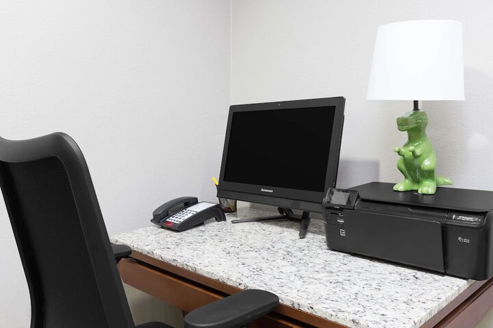 Business Center 17 of 17