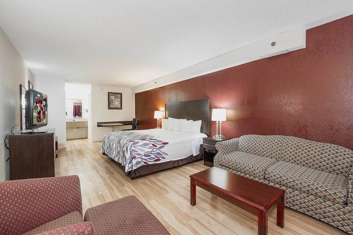 Room 30 of 34