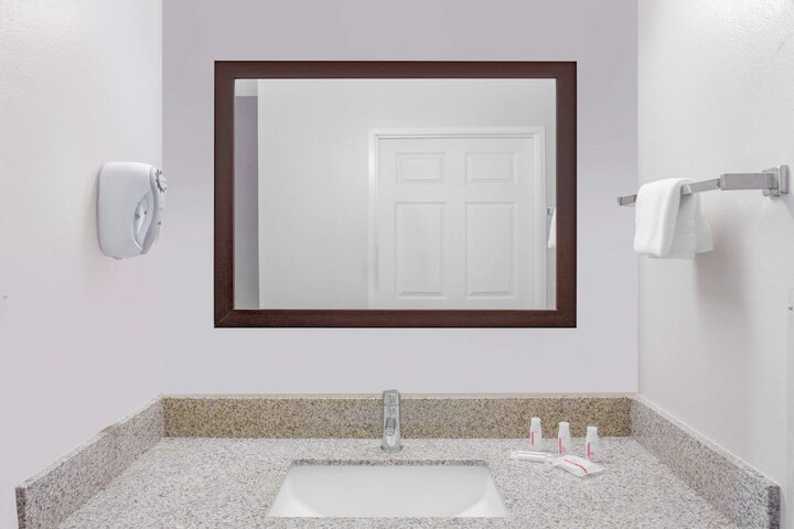 Room 15 of 31