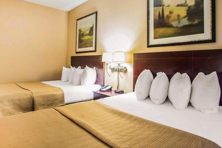 Quality Inn & Suites Peoria North