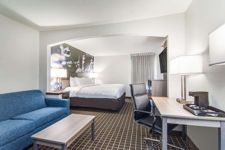 Room 16 of 35