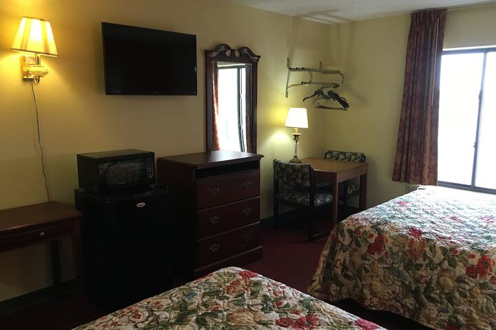 Room 11 of 11