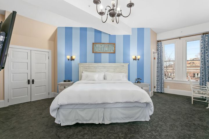 Room 61 of 102