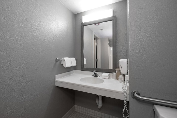 Red Roof Inn PLUS+ Boston - Mansfield / Foxboro