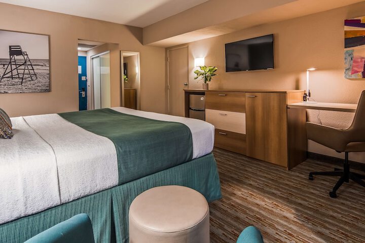Room 20 of 38