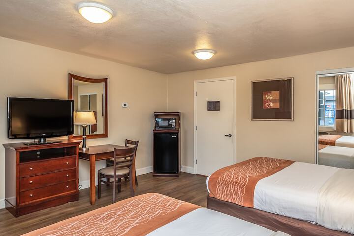 Room 32 of 59