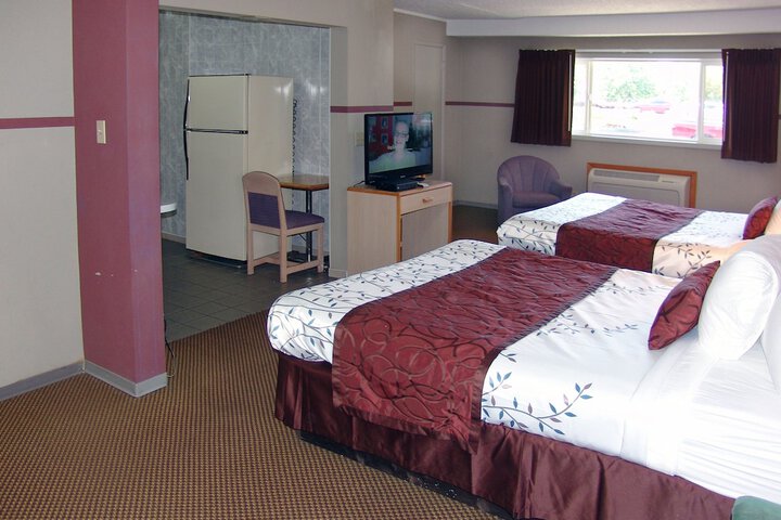 Room 27 of 34
