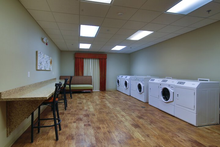 Teddys Residential Suites Watford City
