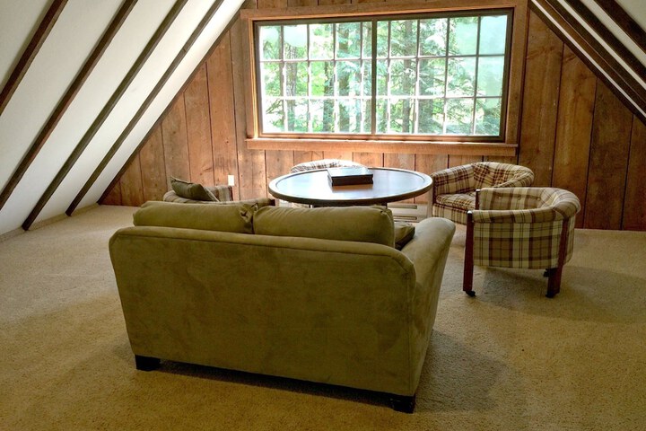 84SW - Sauna - Soaker Tub - Fireplace - Sleeps 6