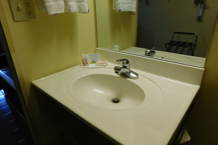 Room 17 of 40