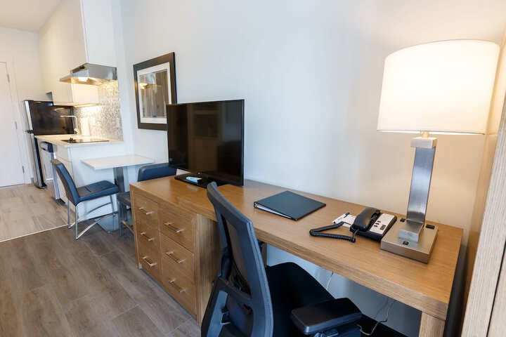Room 19 of 28