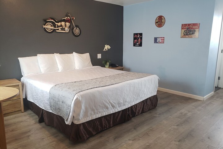 Room 33 of 52