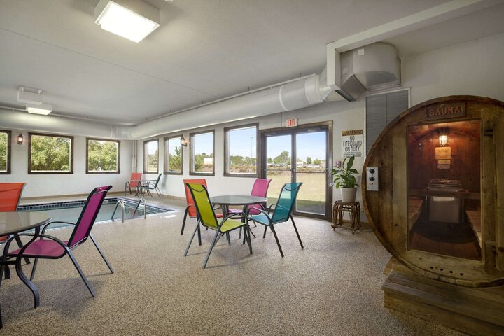 Super 8 by Wyndham Eveleth