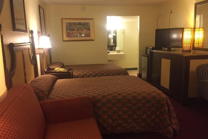 Room 27 of 34
