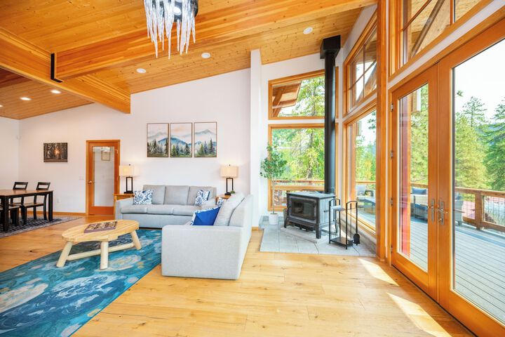 Sleeping Lady Mountain Resort & Spa