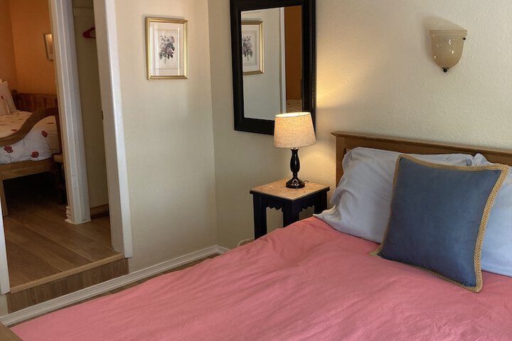 Room 37 of 65