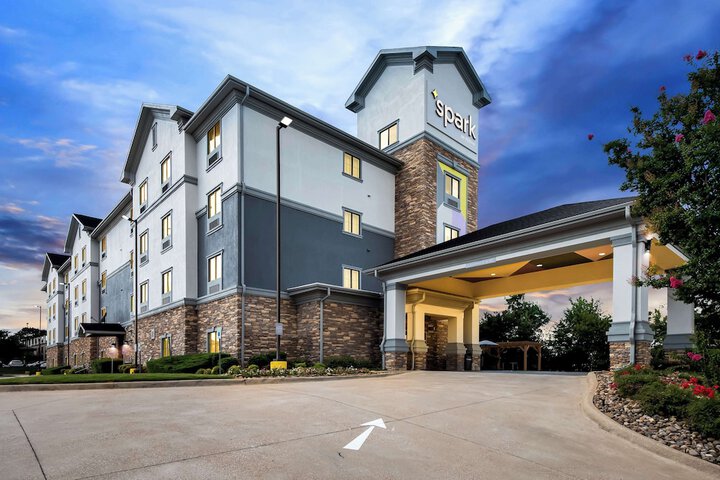 Hotel 2 of 43