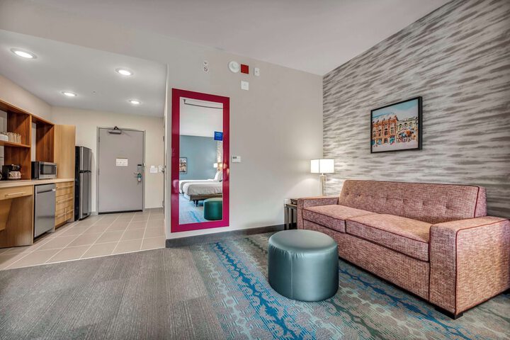 Room 41 of 83