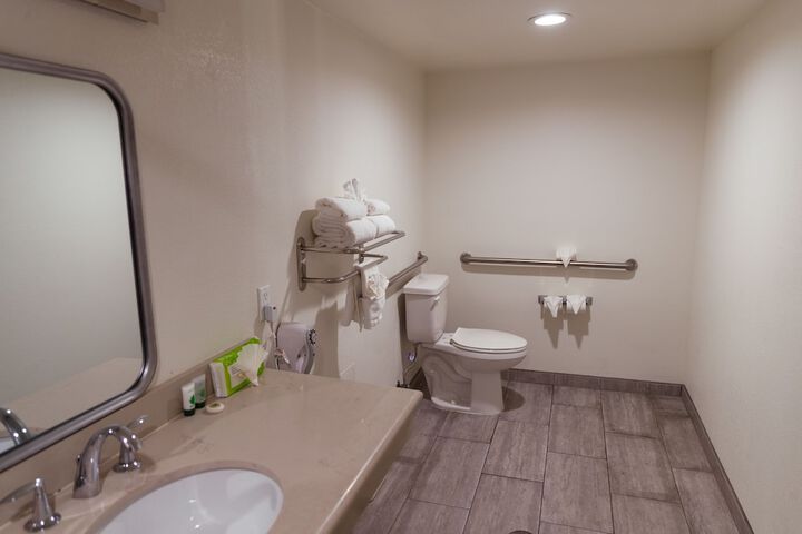 Room 15 of 37