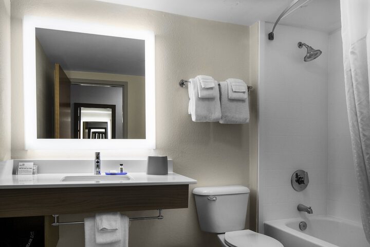 Holiday Inn Express N.Myrtle Beach- Little River by IHG