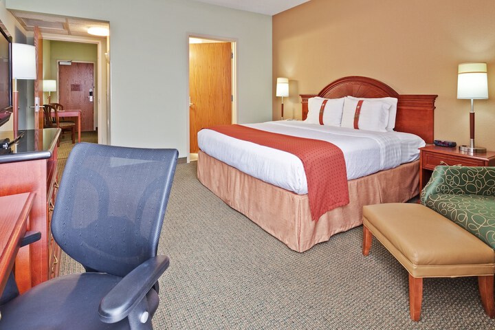 Room 17 of 35