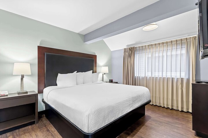 Room 8 of 38