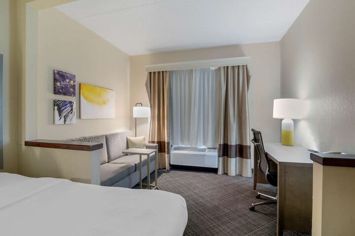Room 17 of 31