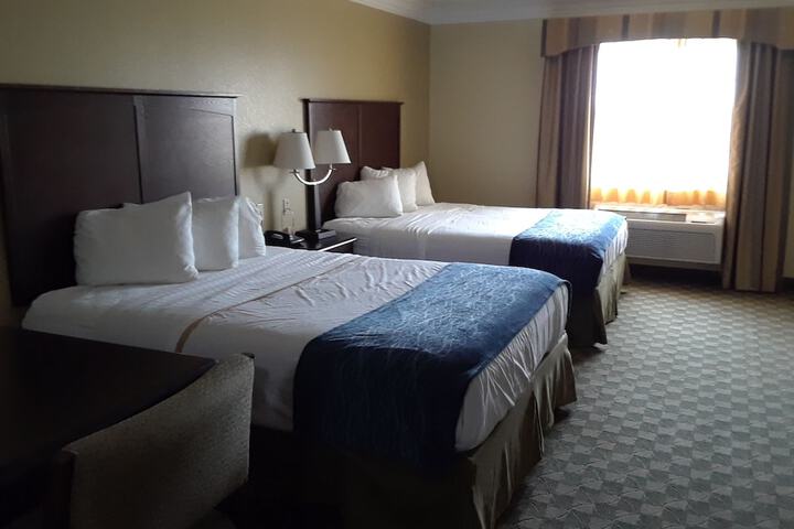 Room 27 of 38
