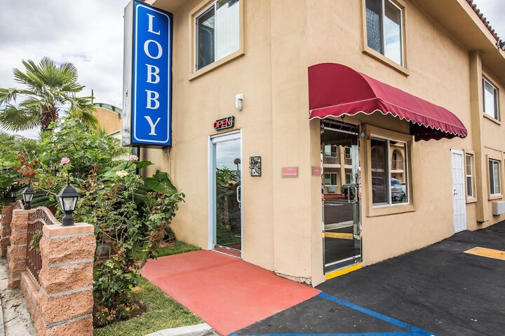 Rodeway Inn & Suites Bellflower