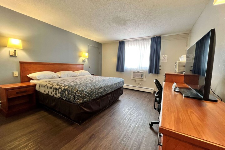 Room 33 of 61