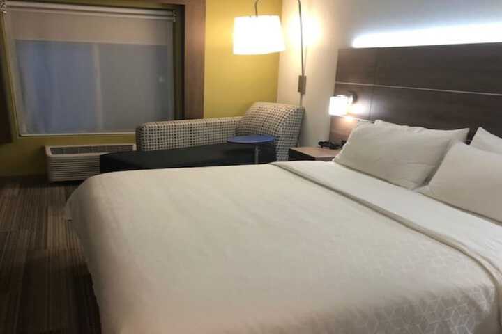 Room 28 of 44