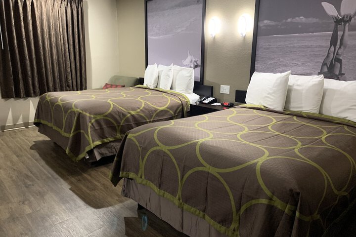 Room 5 of 16