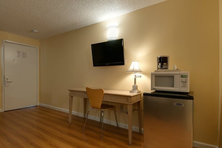 Room 18 of 24