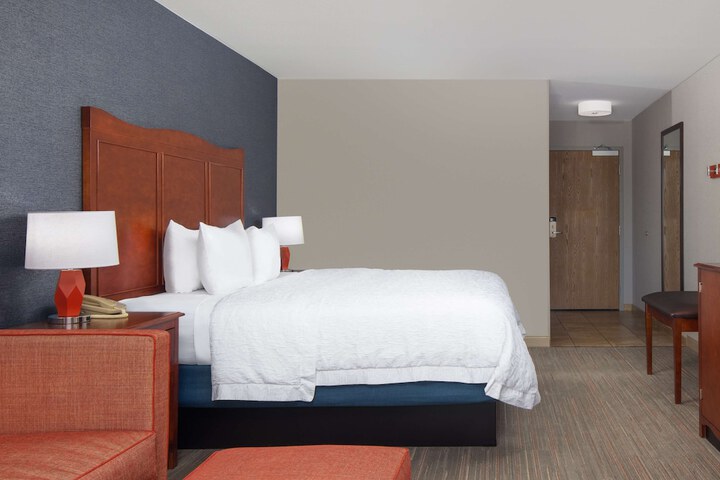Room 32 of 48