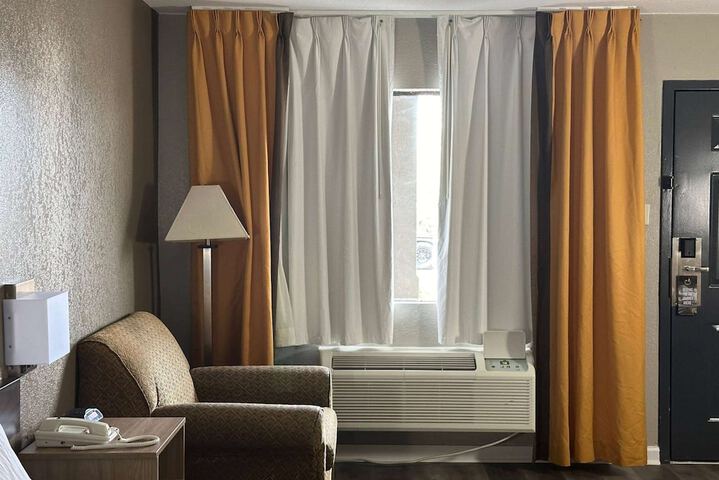 Room 21 of 49