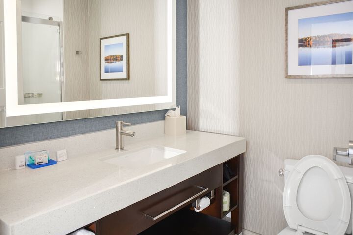 Room 32 of 41