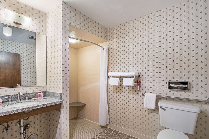 Room 16 of 34