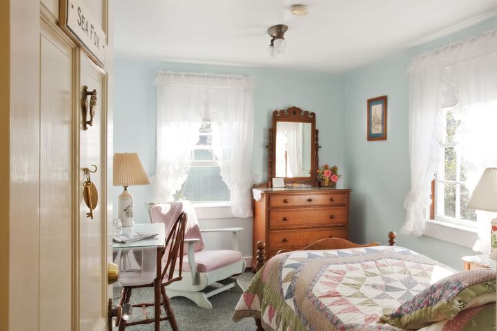 Room 35 of 60